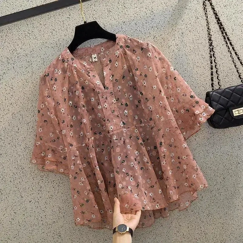 floral chiffon shirt women's short-sleeved tops 2025 new summer Korean version loose lettering to cover the belly and stylish small shirt for women