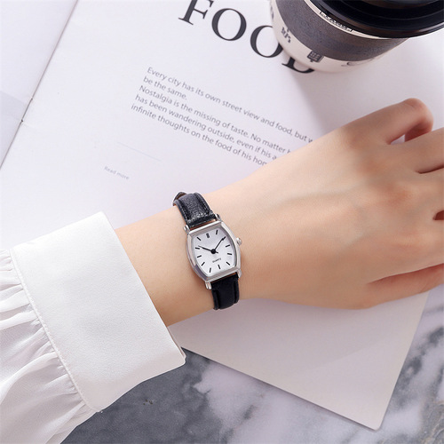 New Korean style trend simple personality retro Harajuku style student men and women quartz belt couple watch in stock