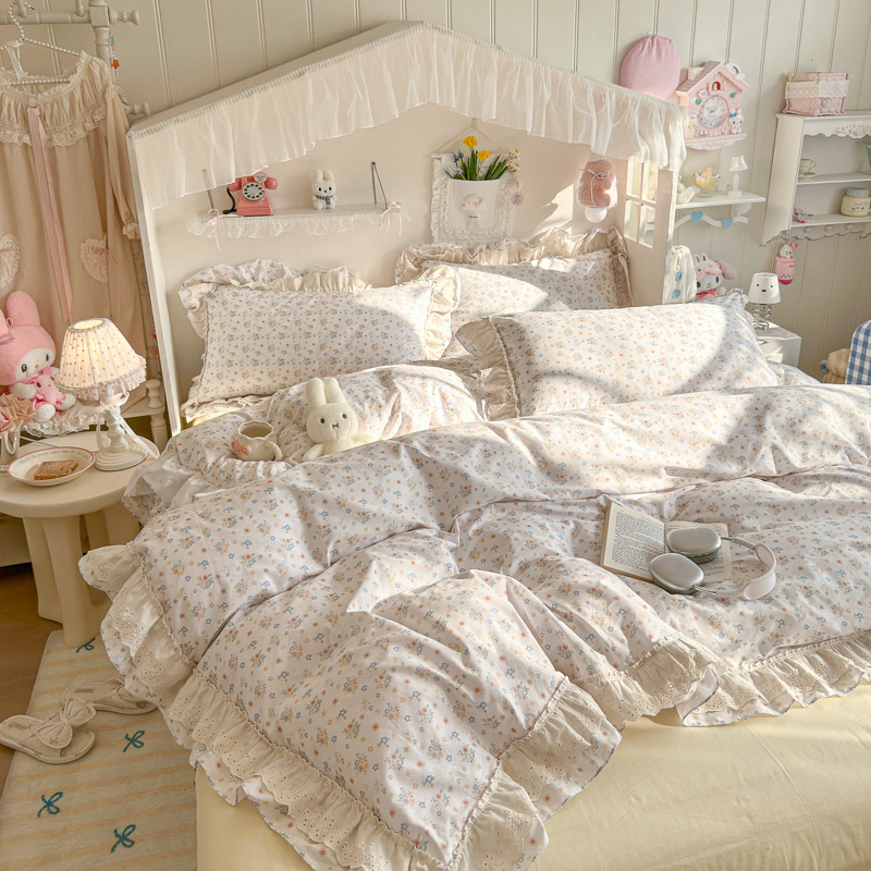 Todo algodón cuatro piezas de impresión pequeña flor de encaje dormitorio tres piezas de INS pequeño libro rojo blogger explosión de cama
