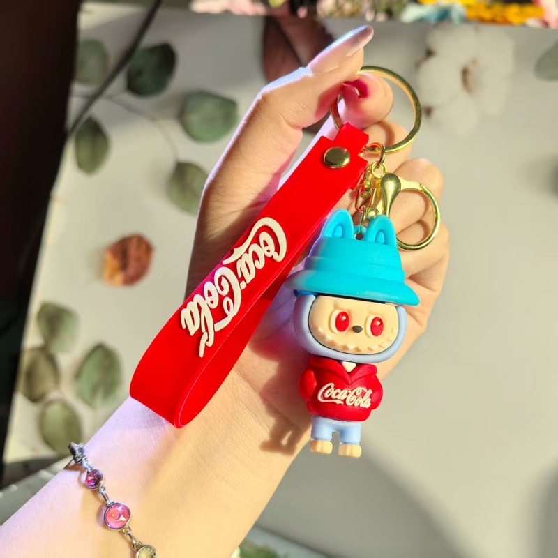 クリエイティブで個性的なコーララブブキーホルダー、飲料ボトル、バッグの飾り、立体的な車の鍵、柔らかいゴム製、屋台販売用|undefined