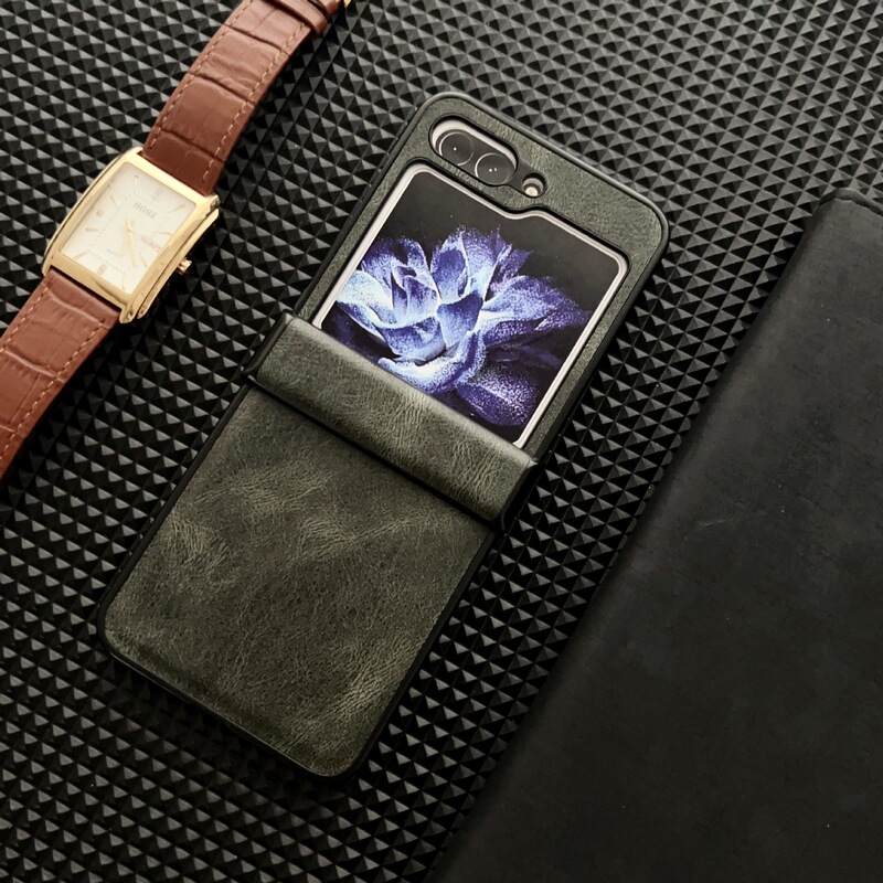 サムスンGalaxy Z FLIP5狂馬紋折り畳みスクリーン転倒防止携帯ケース3点セットを適用|undefined