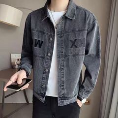 カジュアルなデニムのコートの男性の春と秋の男性のデニムの服のファッションのブランドの新型の上着の2024春服のかっこいいジャケット