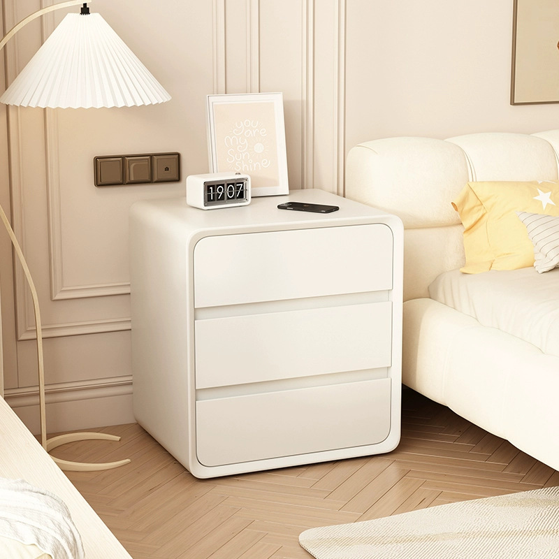 Mesa de cabecera pequeña moderna simple muy estrecha cabina de cabecera viento de crema ultra estrecho 2024 nuevo estante de almacenamiento de mini hendidura