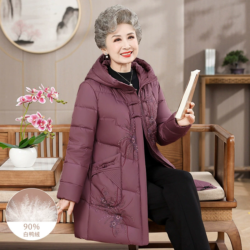 Пожилые люди зимняя одежда бабушка пуховик куртка 60 лет пожилая женщина 70 лет теплая зима белая утка с капюшоном