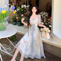 お茶休憩フランスの優しい風の方襟の花のワンピースの女性の夏の大きいサイズのストラップは腰の甘いプリントの長いスカートを収めます。