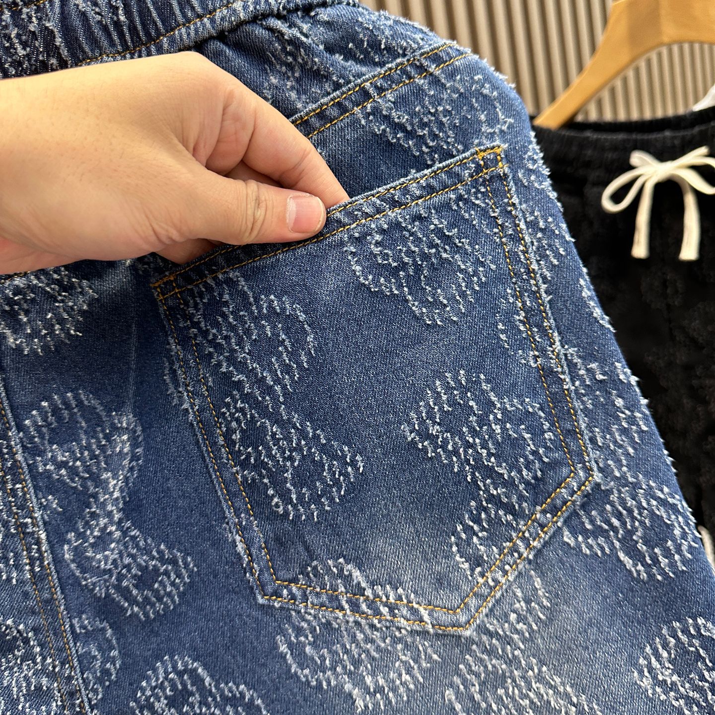 European Luxury Men's Jacquard Denim Shorts High End Summer Fashion Casual Beach Wear Five Point Straight Leg Pants_mkmklike.com