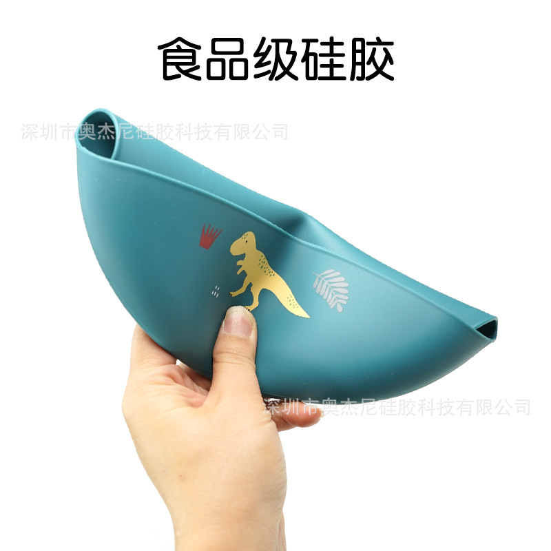 Babero de silicona impermeable para bebé — diseño impreso, ideal para alimentación y etapa de aprendizaje