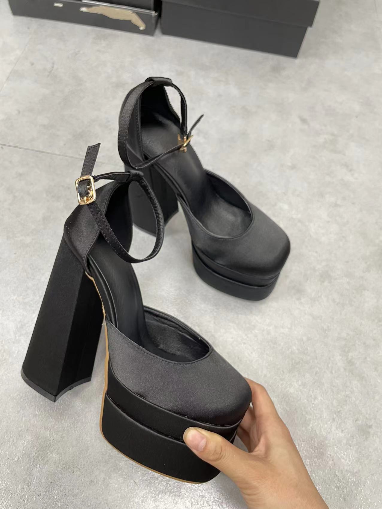 Chunky Heeled Sandals Image 4