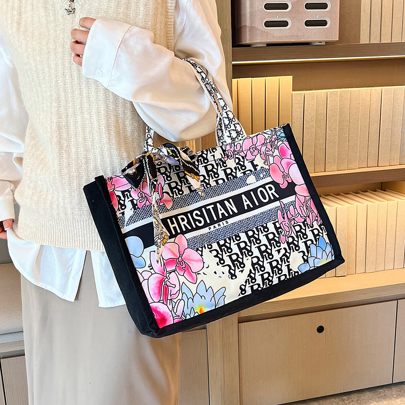 Bolsa de hombro de lona de gran capacidad bufanda de seda casual de mujer nueva moda bolsa de compras estudiante cubo Portátil Bolsa de maquillaje cuadrado