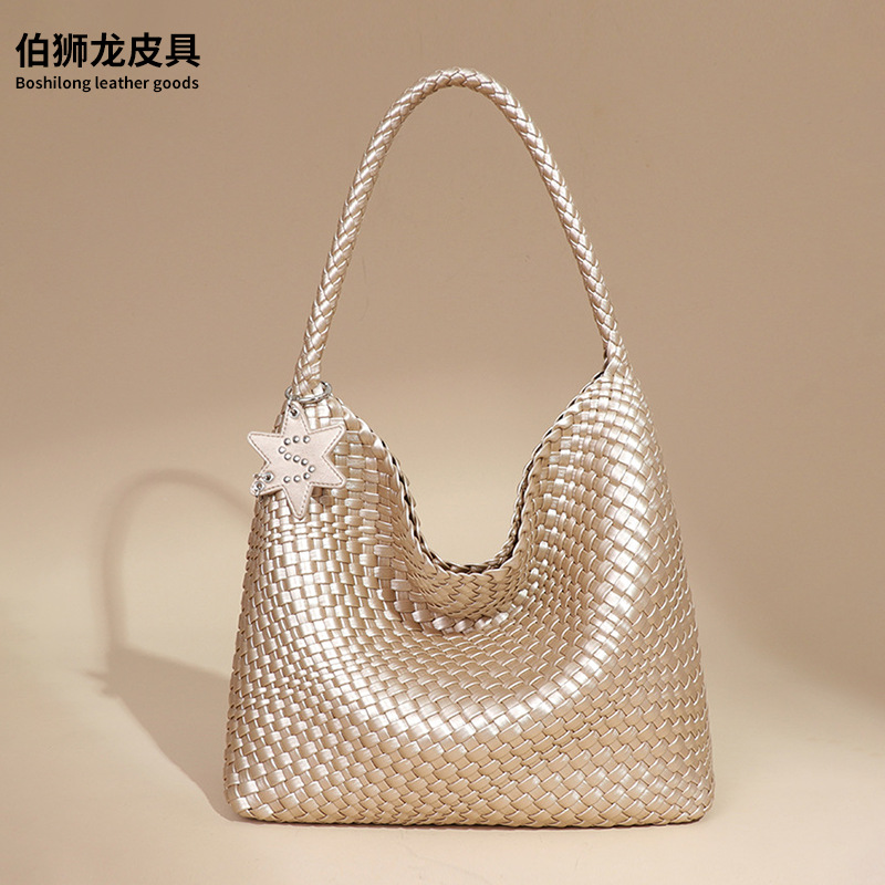 Popular High-End Niche Hand-Woven Bag, Large-Capacity Commuter Tote Bag, Fashionable Portable Shoulder Bag, Commuter Bag