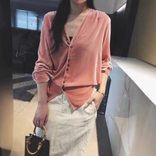 新中式简约时尚V领长袖真丝丝绒上衣女宽松显瘦衬衫