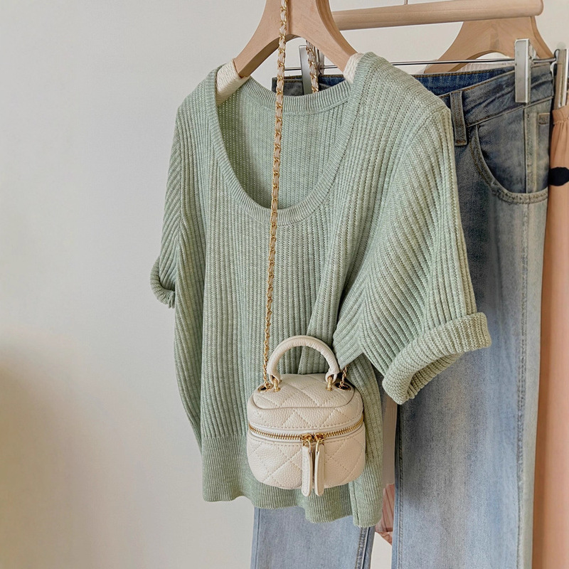 Green U-Neck Short Right Shoulder Knitted Short-Sleeved T-Shirt for Women Summer 2024 New Design Niche Petite Top