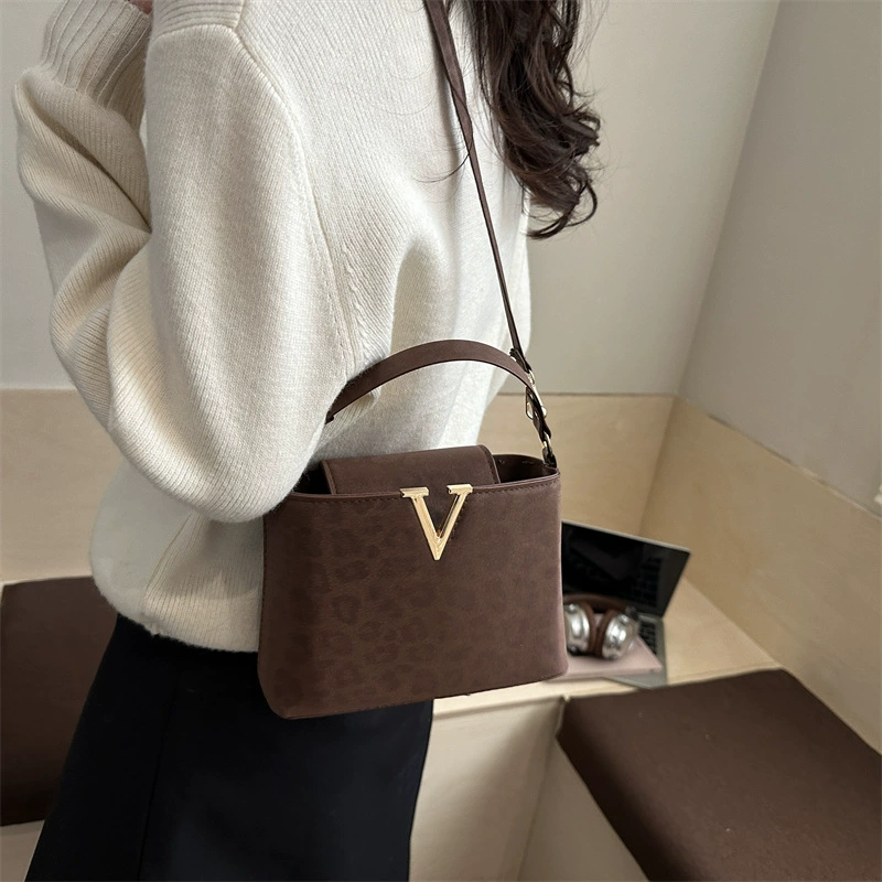 Fashionable trend shoulder bag