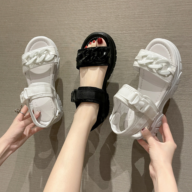 Sandalias deportivas para mujer verano nueva plataforma talón plataforma cadena estilo coreano velcro zapatos romanos sandalias de playa de una palabra de moda