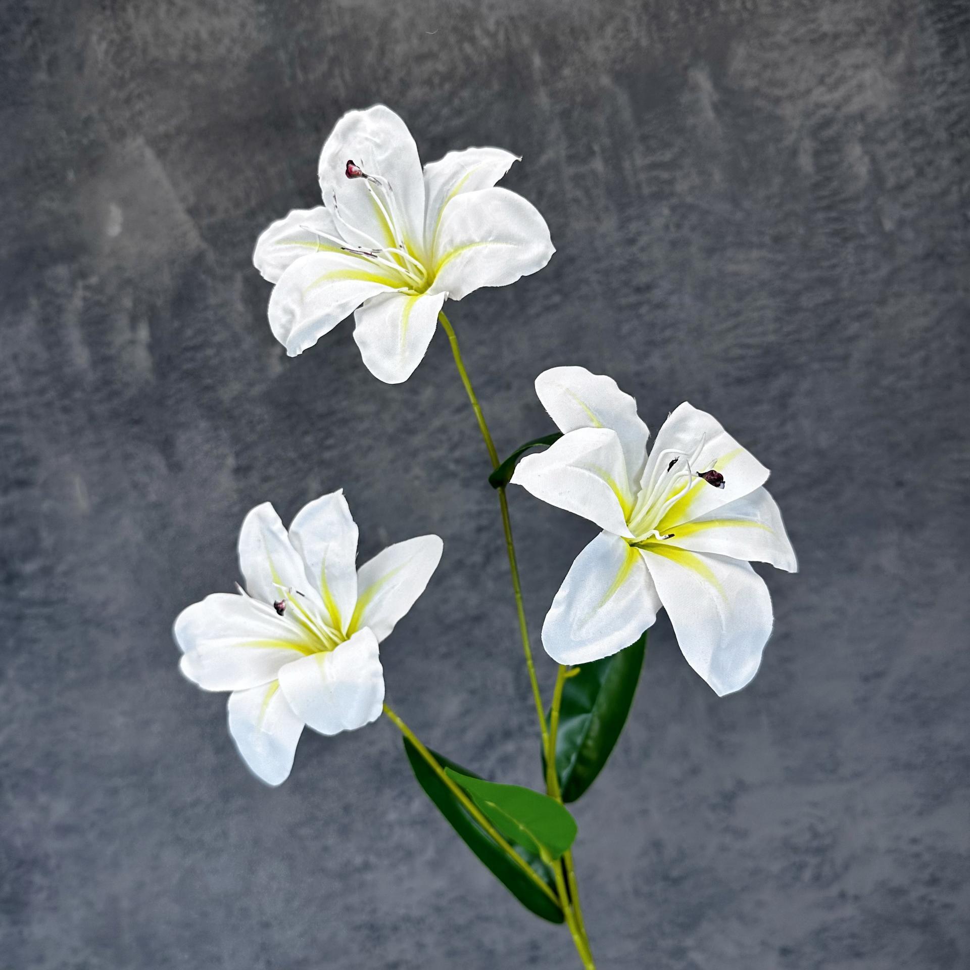 Simulación de 3 cabezas de lirio impresa en 3D lirio boda decoración del hogar decoración de flores falsas transfronterizas al por mayor