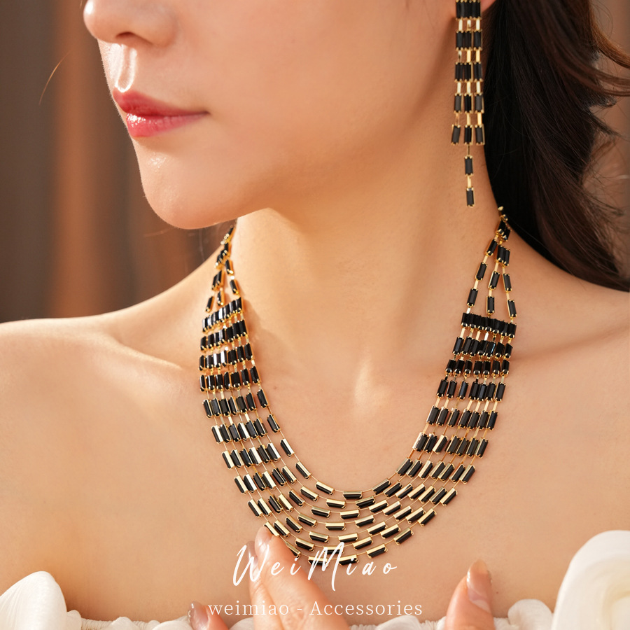 Resina rectangular de estilo europeo y americano empalmado collar de pendientes multicapa cadena de clavícula de moda lujo ligero conjunto de joyas de alta calidad