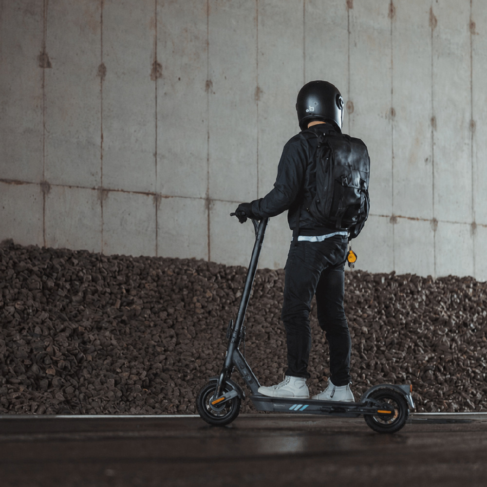 New shock-absorbing foldable electric scooter, portable two-wheel lithium battery mobility scooter, foldable two-wheel scooter for adults