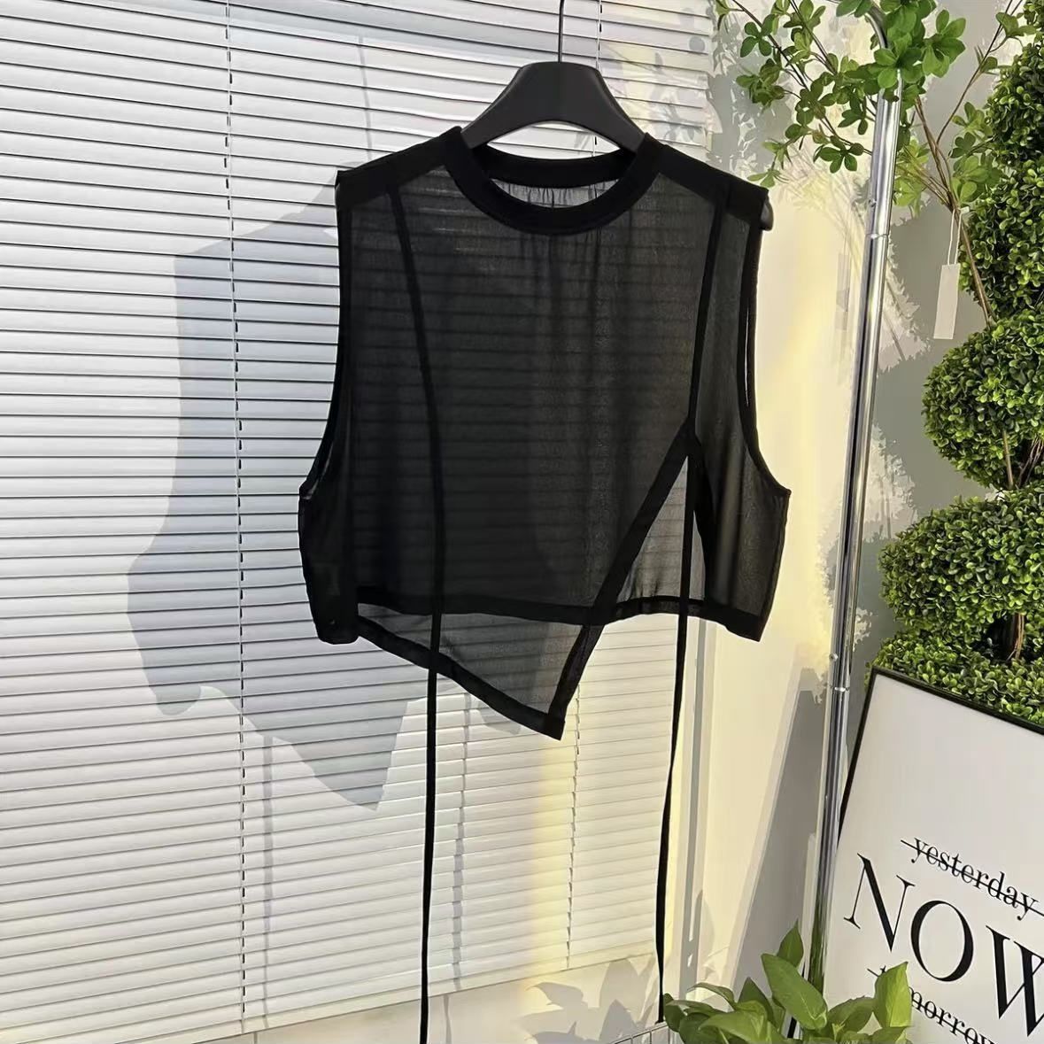 2025 New Arrival Versatile Casual Loose Sleeveless Round Neck Irregular Unique Design Top for Summer