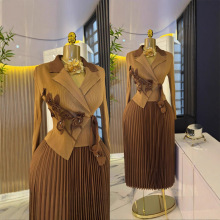 三宅褶皱连衣裙2025夏季新款西装领大码高端气质名媛收腰显瘦百褶