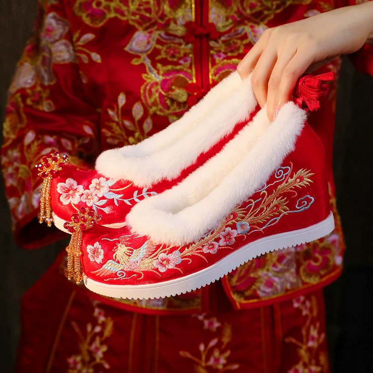 (Xifeng 6- см) зимние китайские свадебные туфли Xiuhe, свадебные туфли на флисовой подкладке с вышивкой и кисточками, туфли увеличенной высоты в древнем стиле династии Хань
