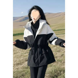 2025流行爆款时尚洋气高级感独特好看小香风黑色冲锋衣外套女春