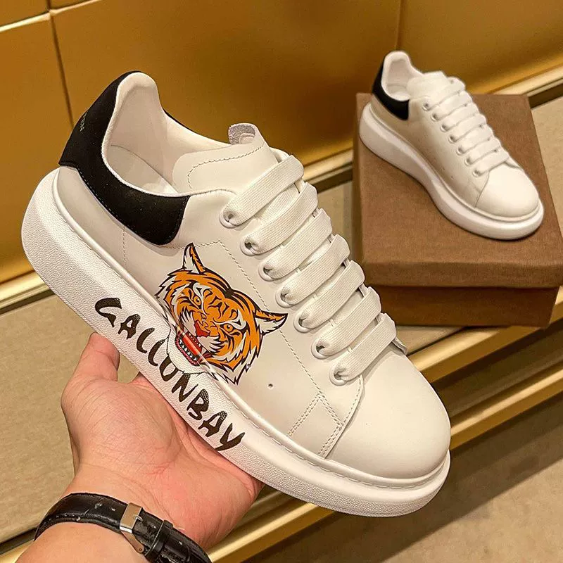 Белые туфли McQueen, Мужская Новая модная мужская повседневная обувь с принтом, увеличивающая рост, модная брендовая легкая Роскошная спортивная обувь для досок