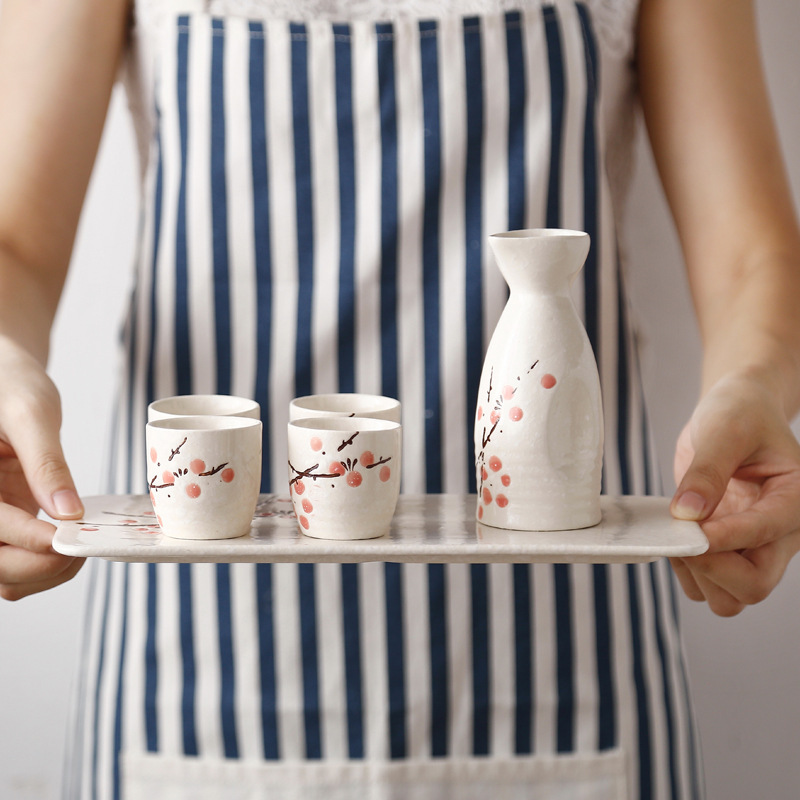 Japanese-style sake set, including a single cup, white wine glass, sake cup, and serving tray, for Amazon.
