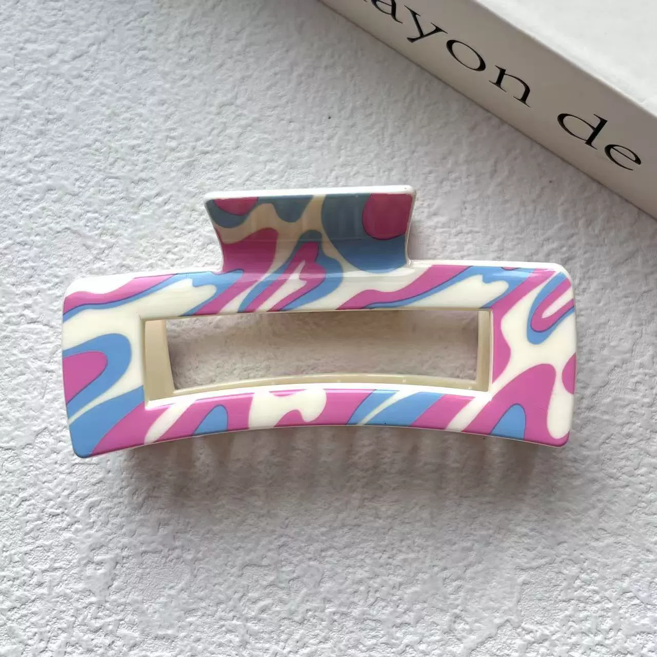 Краб‑заколка с ромашками, квадратный «шарк», 10,5×5×4,5 см, лёгкая