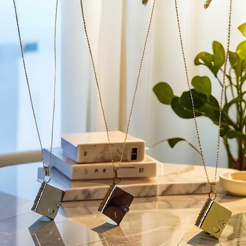 欧美ins风不锈钢情侣书本吊坠项链爱心开合书本时尚百搭锁骨链女