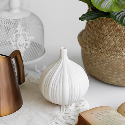Ceramic garlic-shaped vase home hotel soft decoration home decoration creative furniture Nordic simple modern decoration