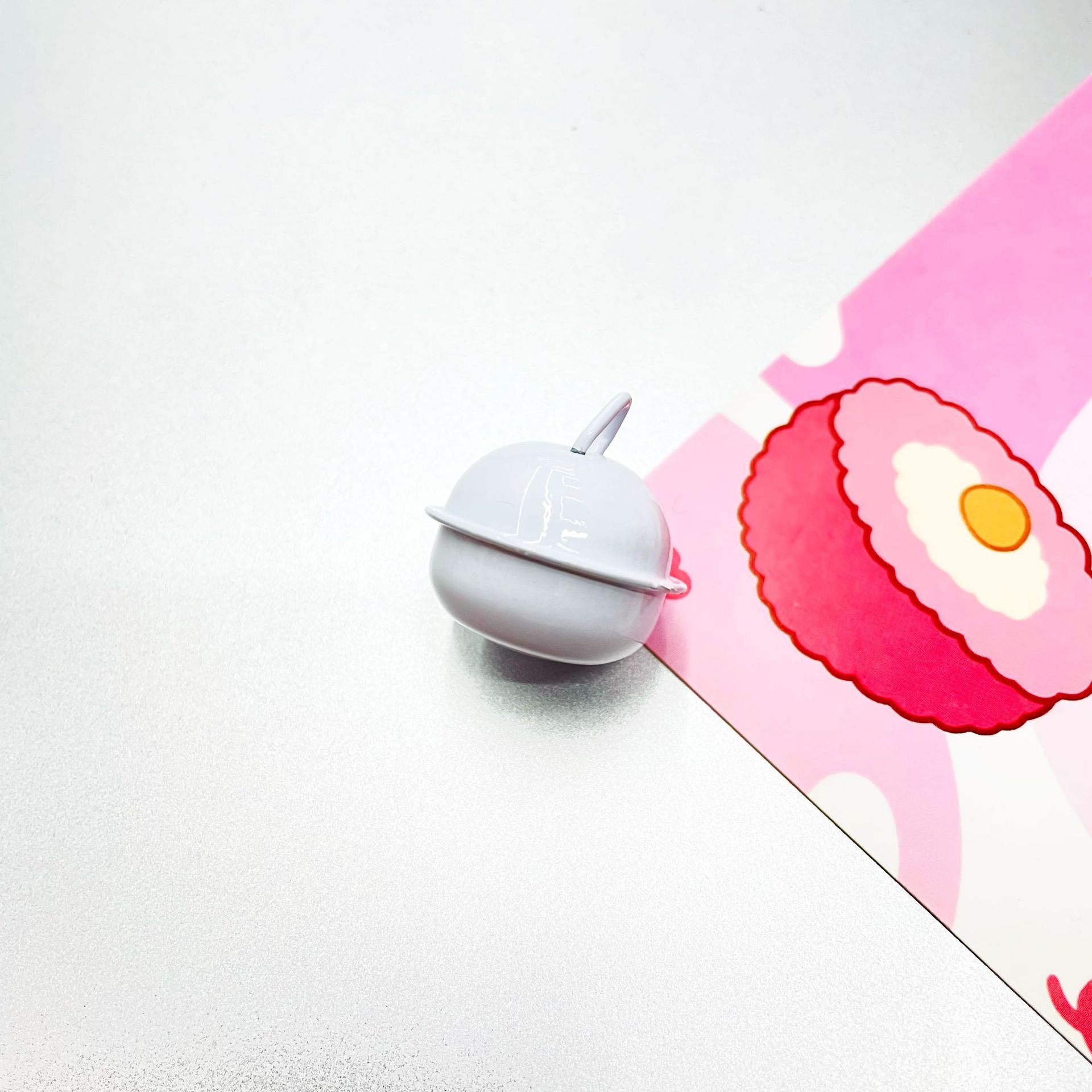 22mm colorido una palabra pintada campana DIY accesorios joyería pulsera bolsas de llaves colgar material de Navidad al por mayor