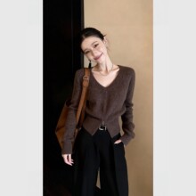 轻熟风设计感半拉链咖色上衣2026秋冬新款V领休闲通勤长袖针织衫