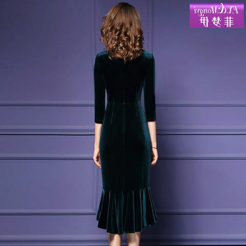 8672#Velvet Dress for Women - Autumn New Arrival - Sexy V-Neck, Fitted, Slimming, Bustier Fish Tail Medium Length Dress