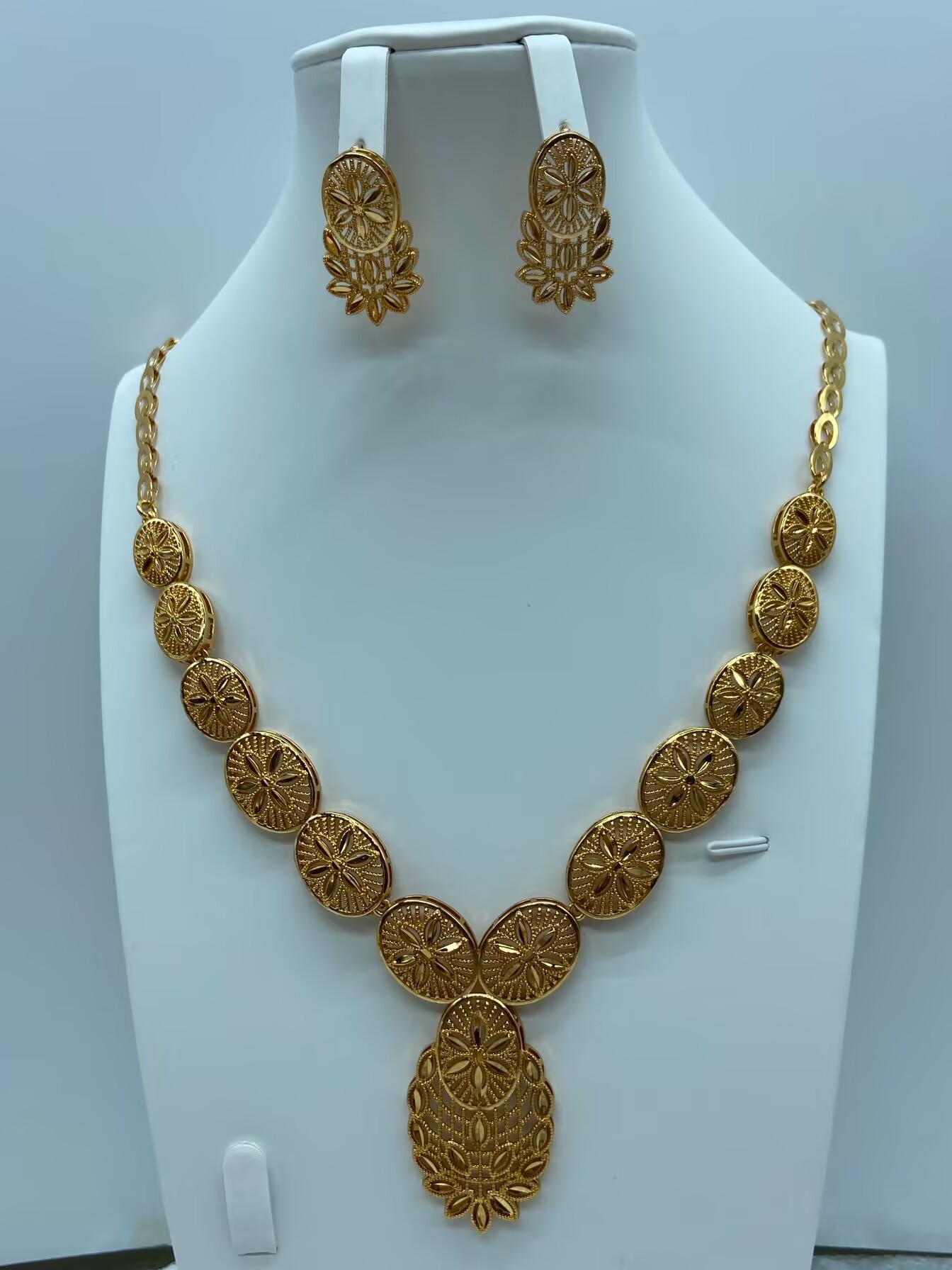 Transfronterizos de moda retro de Oriente Medio conjunto de joyería collar pendientes de boda banquete de bronce de lujo joyería dorada mujer
