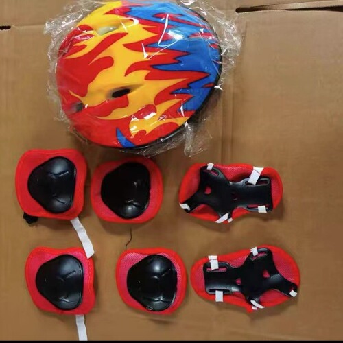 儿童头盔护具男女防护轮滑头盔护具套装滑板车旱冰溜冰鞋护膝套装