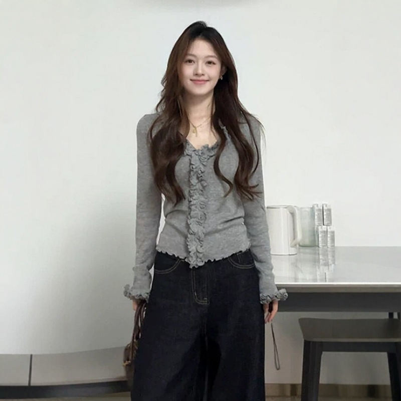 法式V领边灰色长袖针织衫女秋冬季修身内搭设计感打底衫上衣|undefined