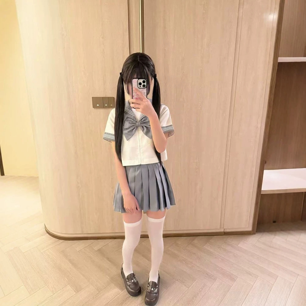 Versatile and stylish original 2026 basic Japanese school uniform style outfit, authentic navy collar gray sailor suit two-piece set.