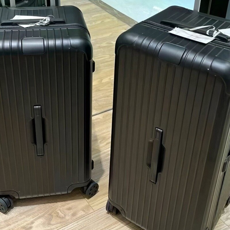 Rimowa Matte Black R Essential Ultra-Light Suitcase, Explosion-Proof and Wear-Resistant, Popular Square-Shaped Carry-On Luggage