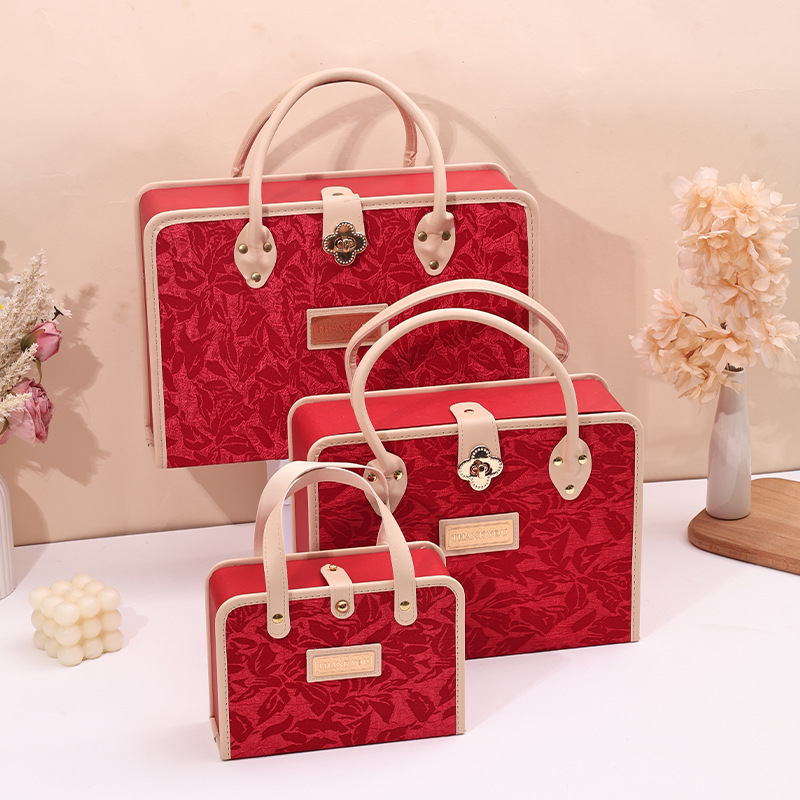 2025 nueva caja de regalo de cumpleaños de alta calidad caja de regalo de lujo ligera caja de regalo de compromiso caja de dulces de boda