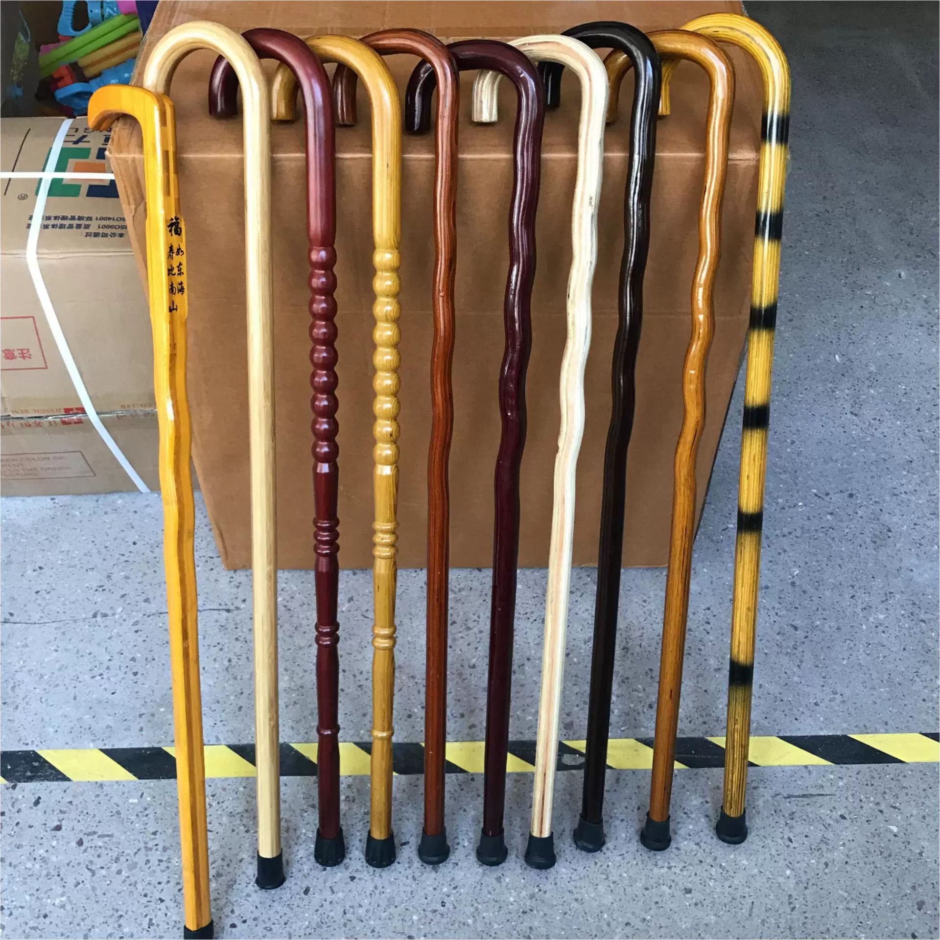 多款式装饰拐杖实木手柄老人辅助手杖登山杖家用老人拐杖现货批发
