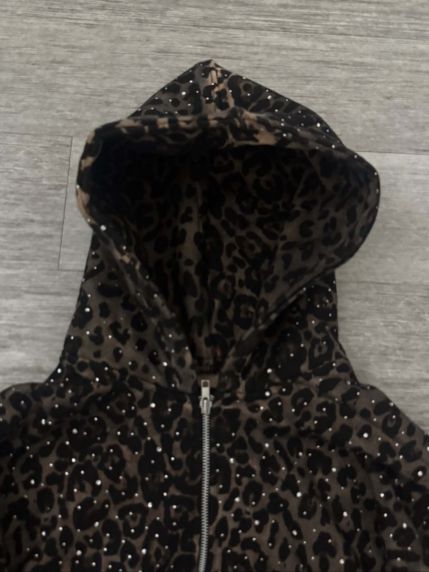 Vêtements pour femmes : Sweat à capuche unique à imprimé léopard avec motif rétro, pantalon décontracté ample, sweat-shirt unisexe._voghion.com