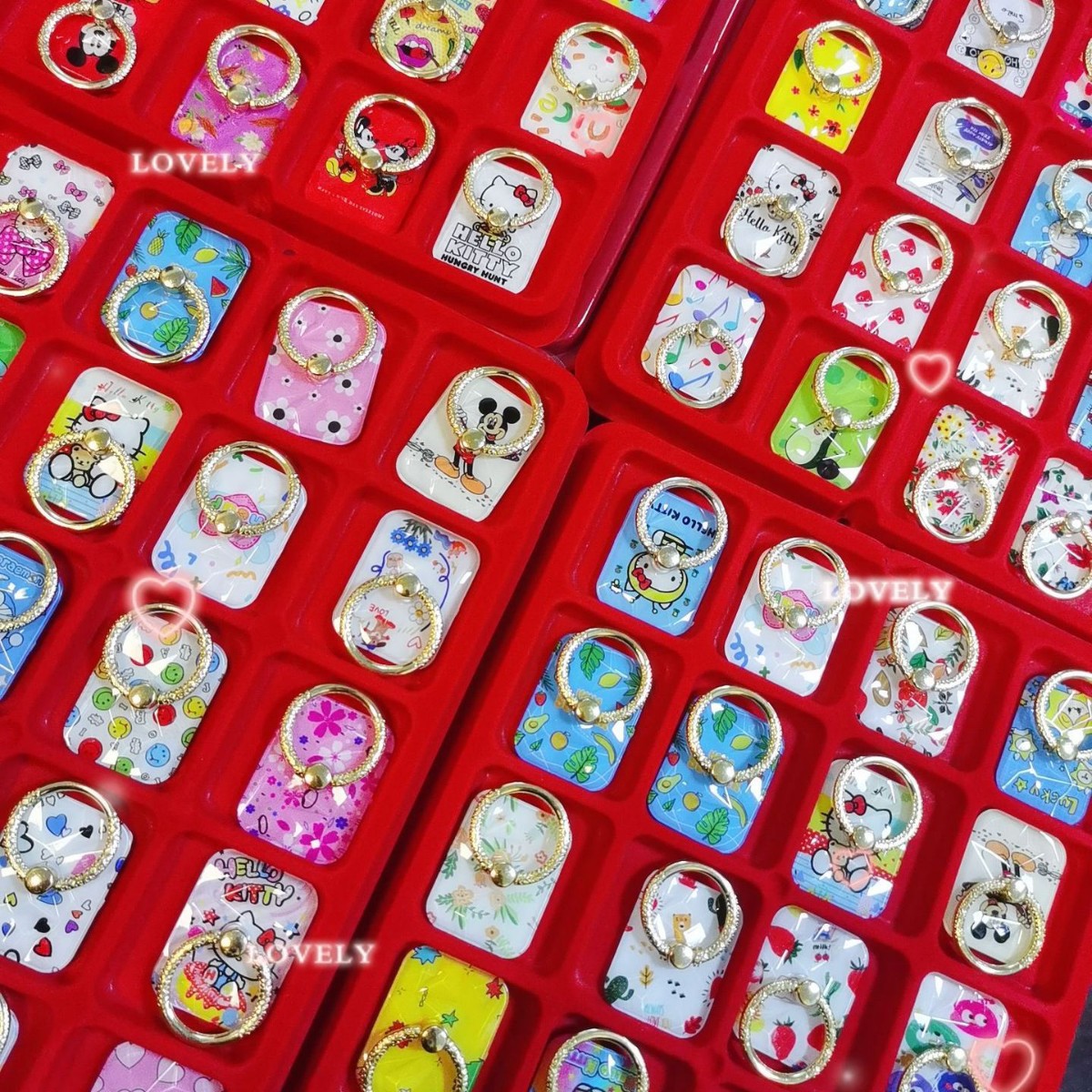 Una caja de 20 soportes electrochapados cuadrados de alto brillo cuadrado soporte de teléfono móvil 8 colores redondos hebilla de anillo giratorio de 360 grados