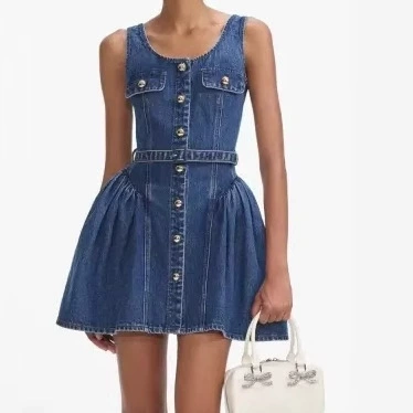 Весенне-летний новый стиль, модный, ретро, ​​сладкий и крутой дизайн, женское пышное джинсовое платье-жилет с затягиванием талии.