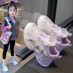 春秋の新型の子供の運動靴の中で大きい子供はランニング靴の皮の女の子のお父さんの靴の柔らかい底の学生の靴を合わせます。
