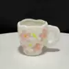 Чашка с мелкими цветами