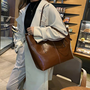 �W���͹���ϞƤ��X����ƤŮʿ�μ��ճ�ͨ��Ů�����������ذ���Ů