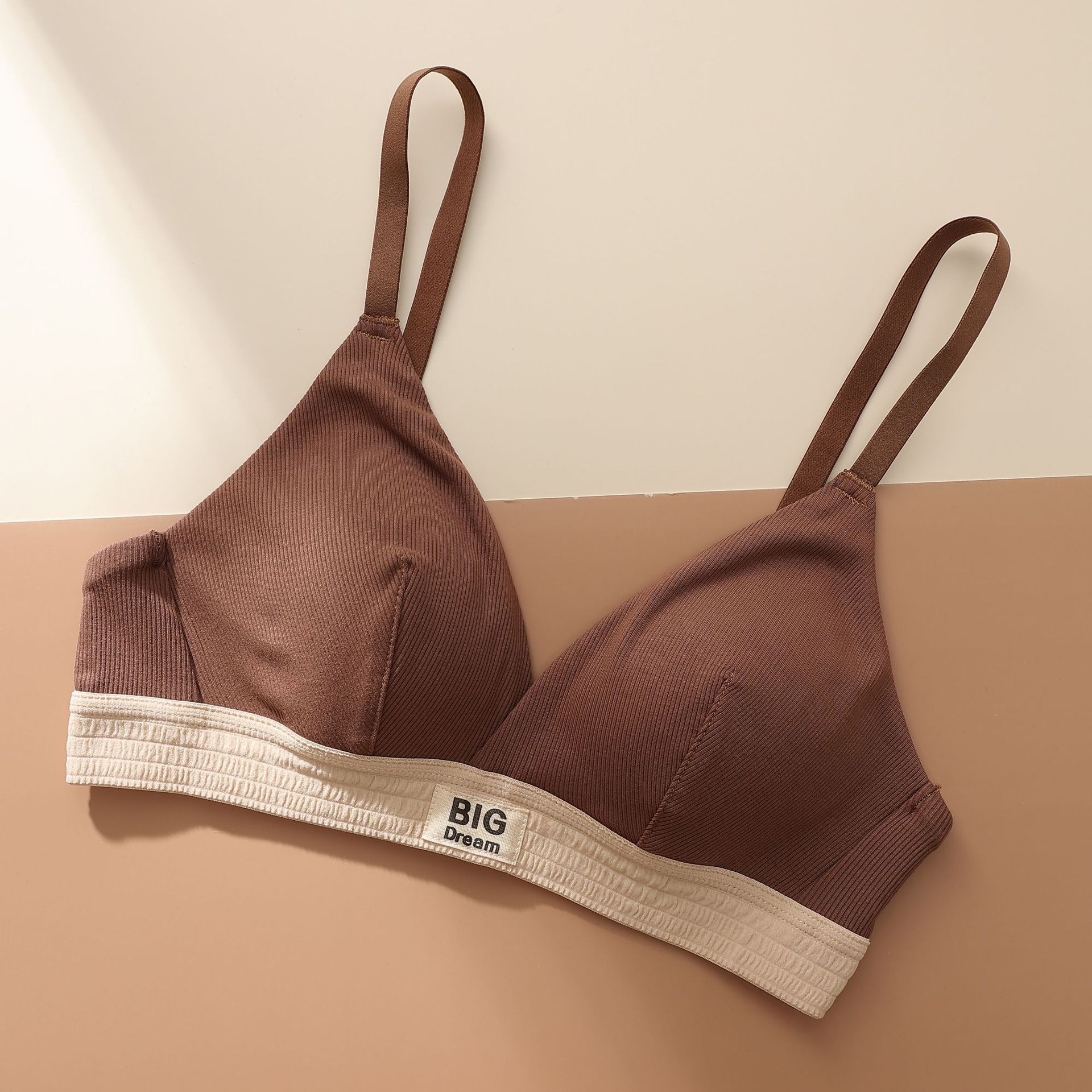 커피 다크 브라운