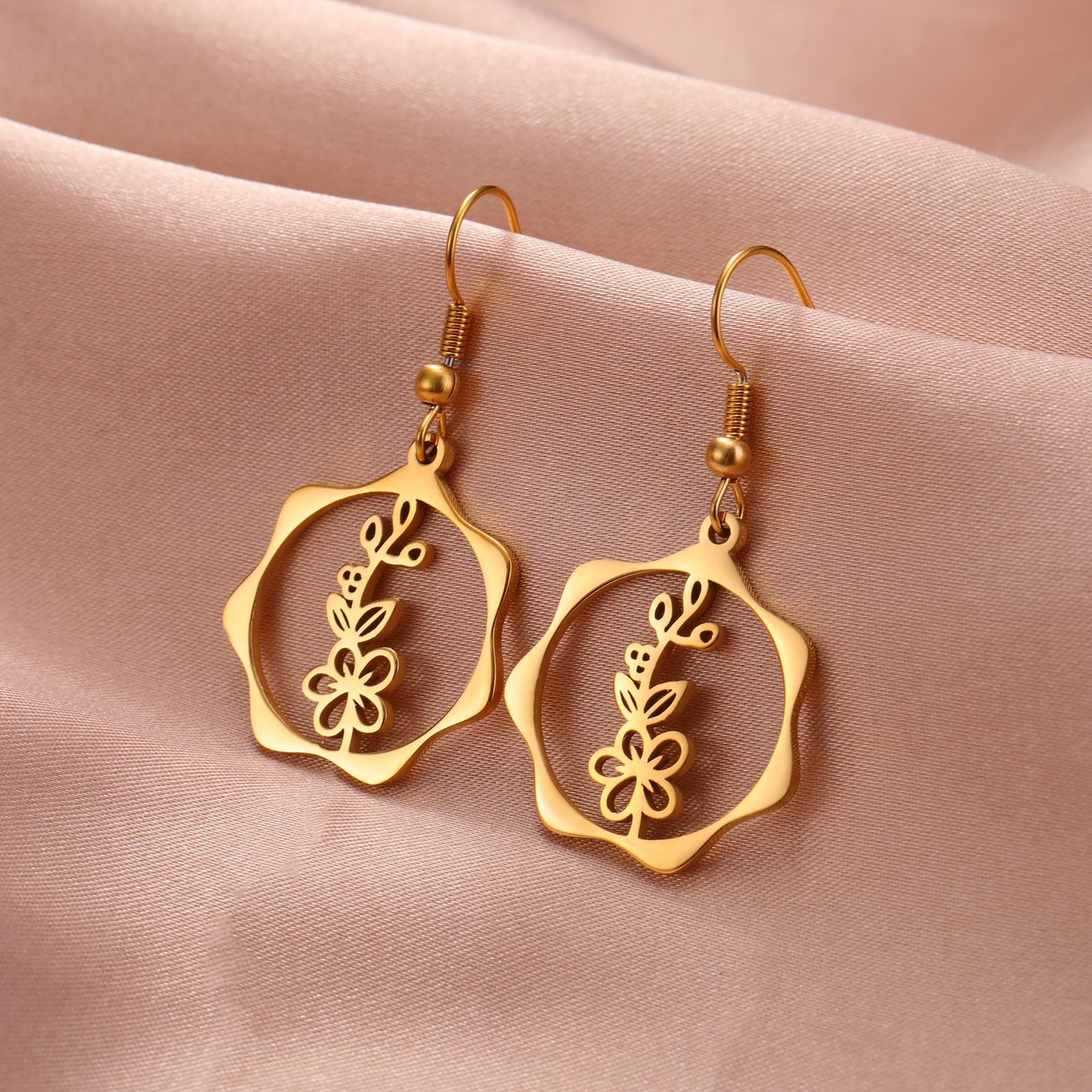 1 Pair Casual Simple Style Flower Plating Stainless Steel Drop Earrings display picture 3