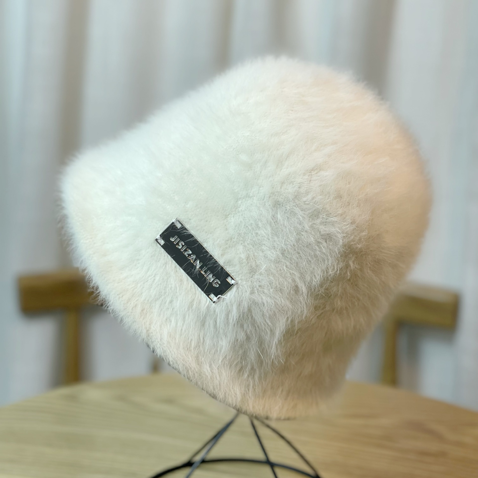 Sombrero de pescador de pelo de conejo para mujer, Cubo de felpa de cabeza grande, cara pequeña, color blanco pequeño, otoño e invierno, 2023_voghion.com