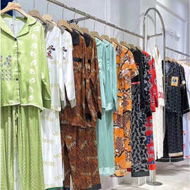 蚕贵人冰丝家居服25秋新桑蚕丝亲肤睡衣品牌折扣女装尾货批发货源